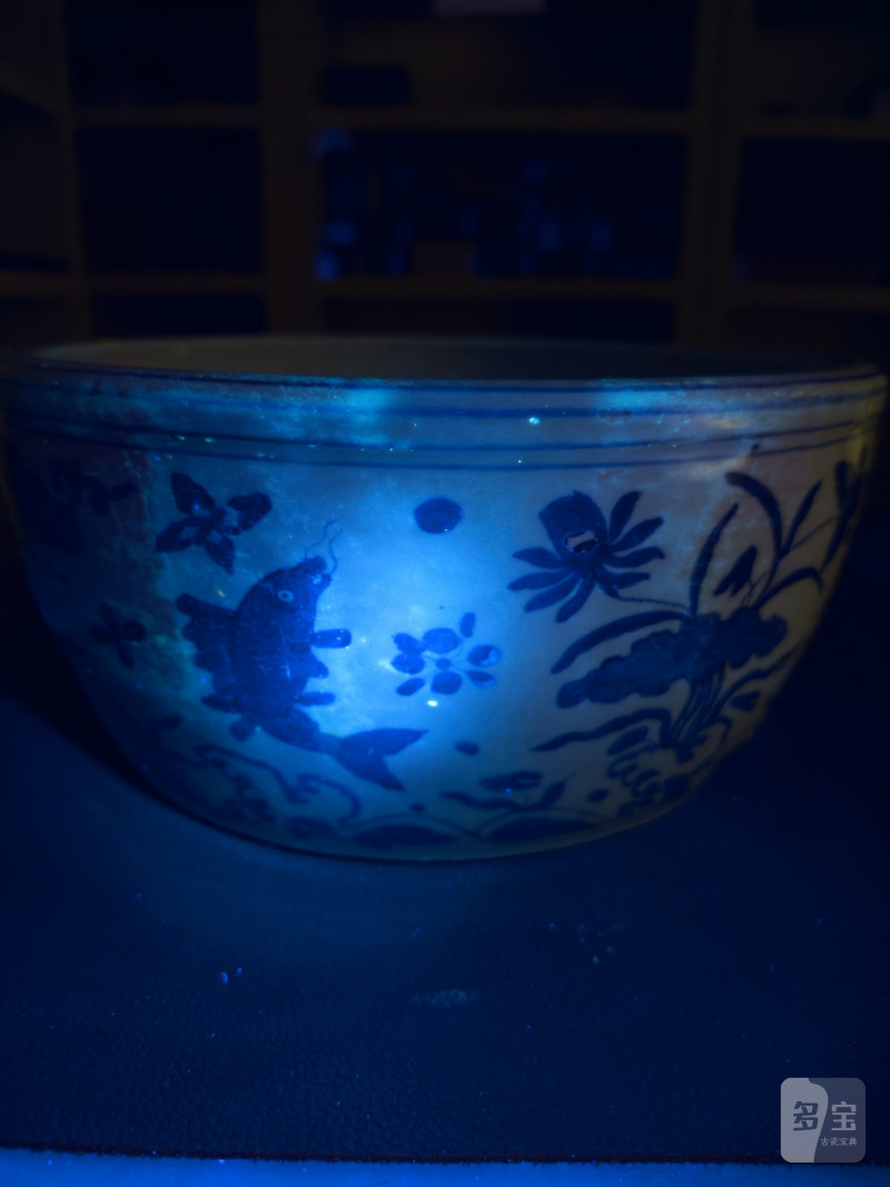 明嘉靖 青花鱼藻纹案缸 - 图21